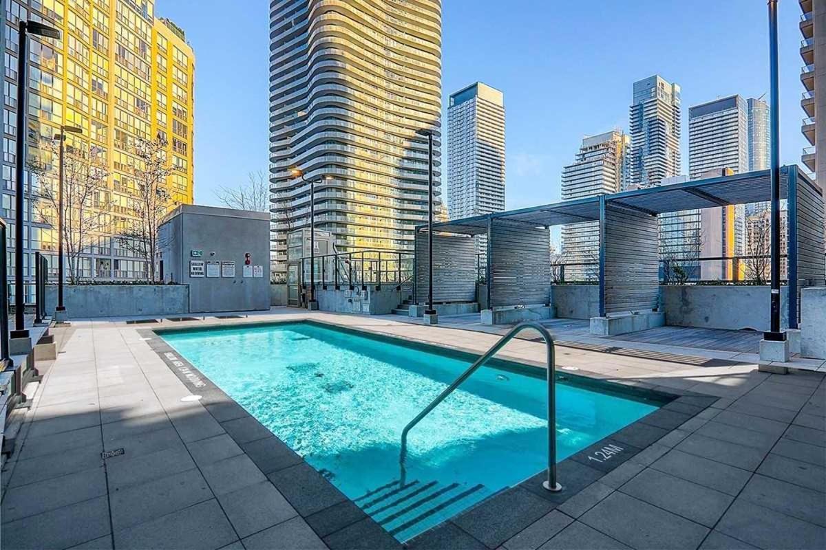 Luxury View In Toronto Downtown 3 Bedroom 2.5 Bathroom 1 Parking Εξωτερικό φωτογραφία